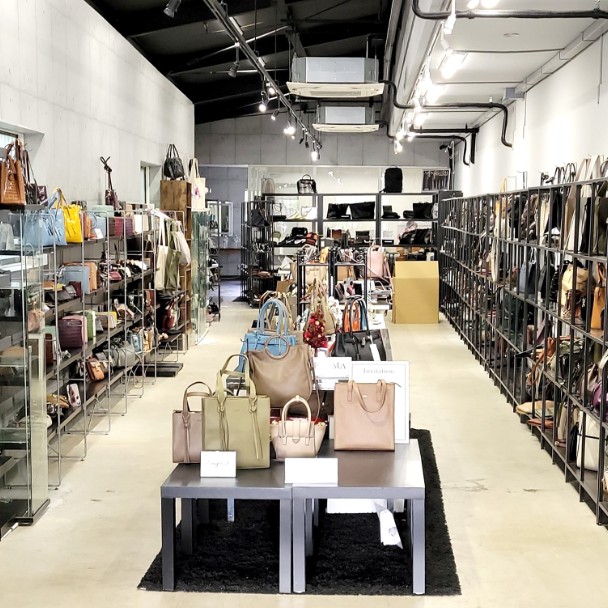 STYLE CODE(スタイルコード)を運営する株式会社アルファティーニ 豊富な商品を取り揃えたショールーム